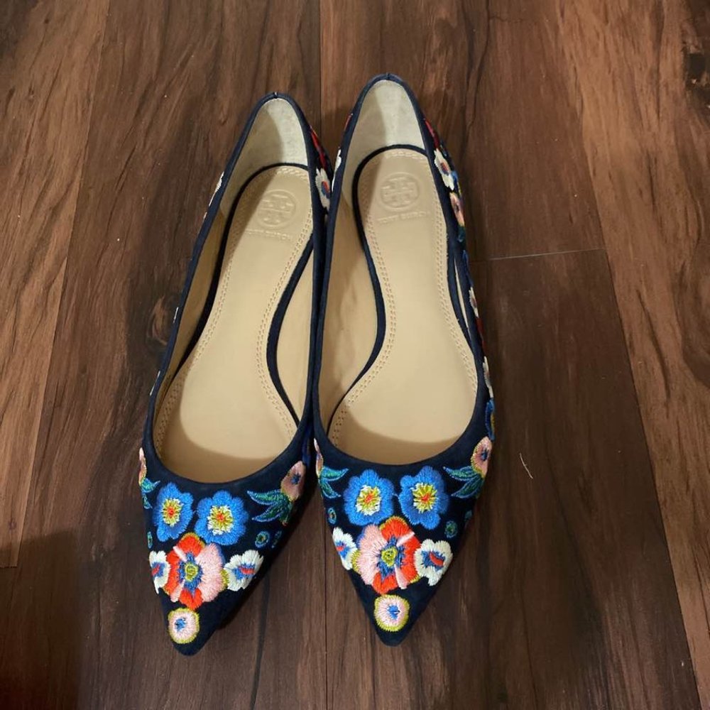 TORY BURCH's flower embroidery flats